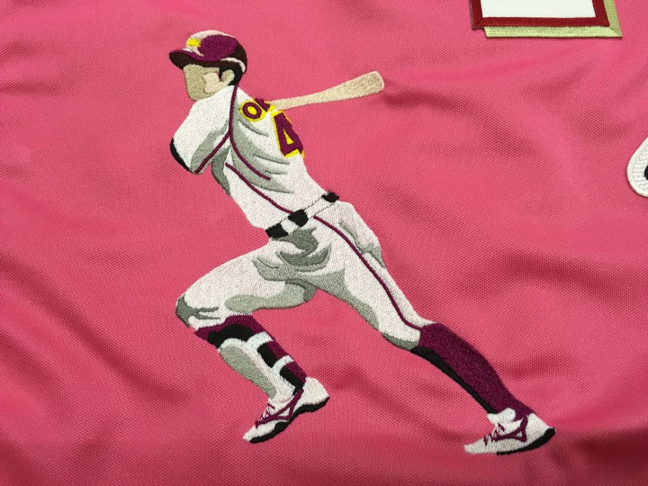 岡島豪郎選手の応援ユニフォームにバッティングフォーム刺繍